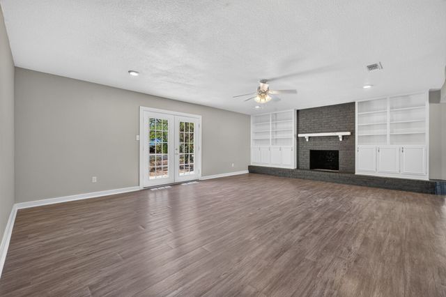303 NW 32nd Street, Mineral Wells, TX 76067