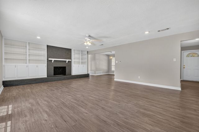 303 NW 32nd Street, Mineral Wells, TX 76067
