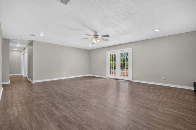 303 NW 32nd Street, Mineral Wells, TX 76067