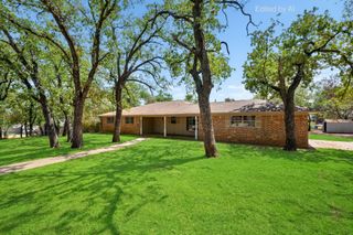 303 NW 32nd Street, Mineral Wells, TX 76067