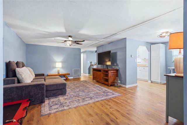 6710 36TH AVENUE E 197, Palmetto, FL 34221