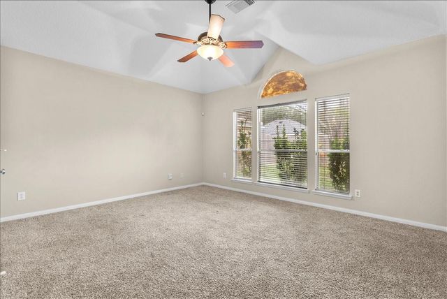 2733 W Oaks Boulevard, Pearland, TX 77584