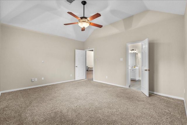 2733 W Oaks Boulevard, Pearland, TX 77584