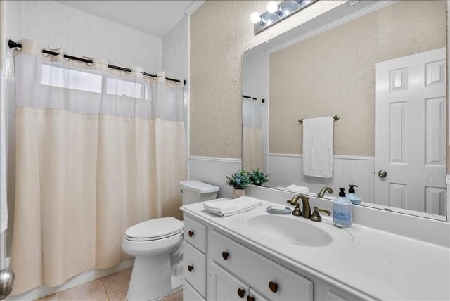 2733 W Oaks Boulevard, Pearland, TX 77584