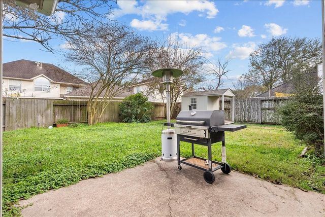 2733 W Oaks Boulevard, Pearland, TX 77584