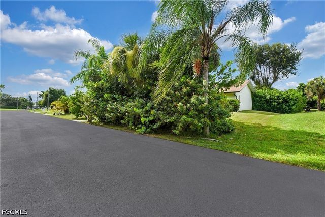 4904 5th ST W, Lehigh Acres, FL 33971