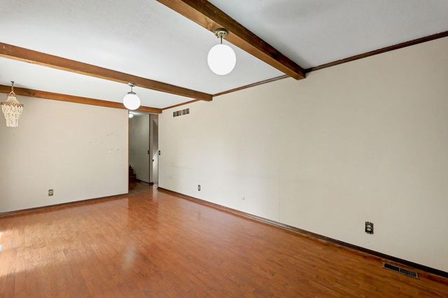 1400 S Todd Pl, Wichita, KS 67207
