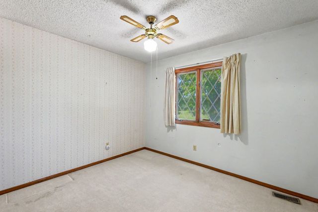 1400 S Todd Pl, Wichita, KS 67207
