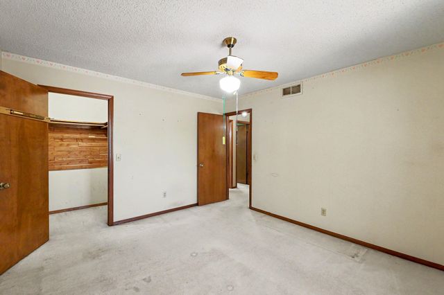 1400 S Todd Pl, Wichita, KS 67207