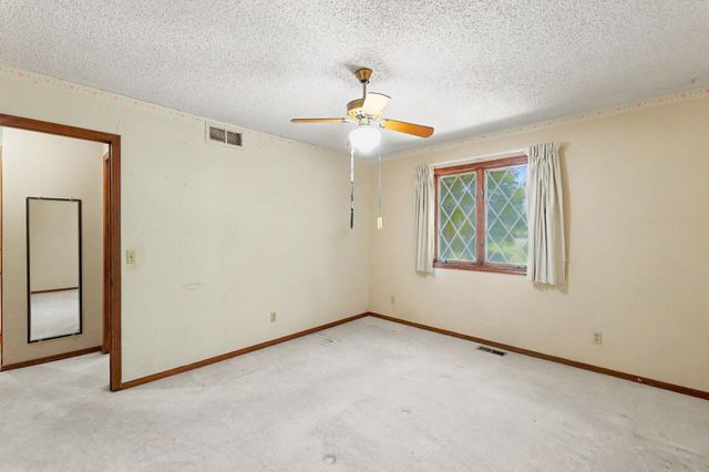 1400 S Todd Pl, Wichita, KS 67207