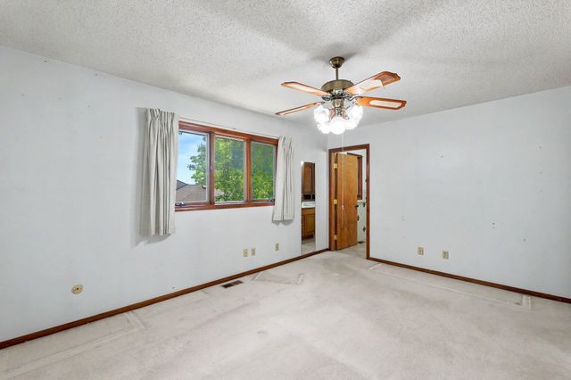 1400 S Todd Pl, Wichita, KS 67207