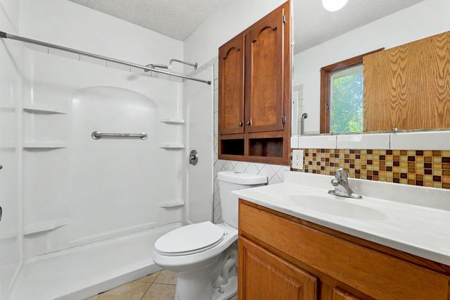 1400 S Todd Pl, Wichita, KS 67207