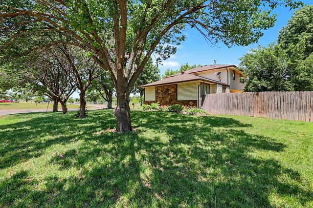 1400 S Todd Pl, Wichita, KS 67207