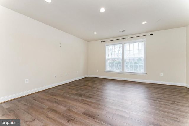 8032 RESERVE WAY, Vienna, VA 22182