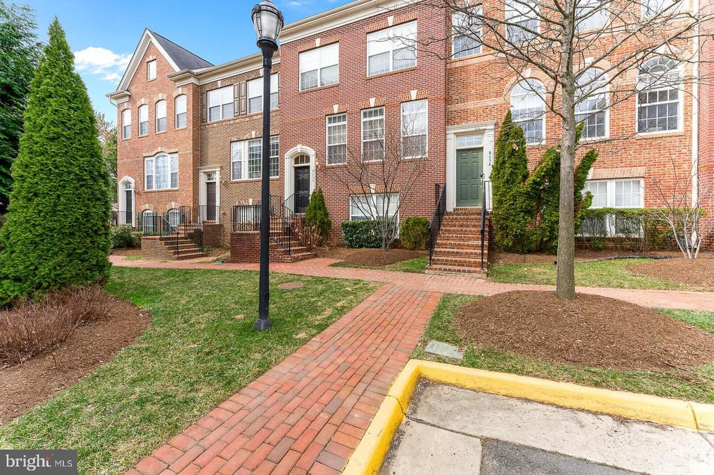 8032 RESERVE WAY, Vienna, VA 22182