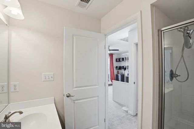 5308 DAVIS POINT LN, Greenbelt, MD 20770