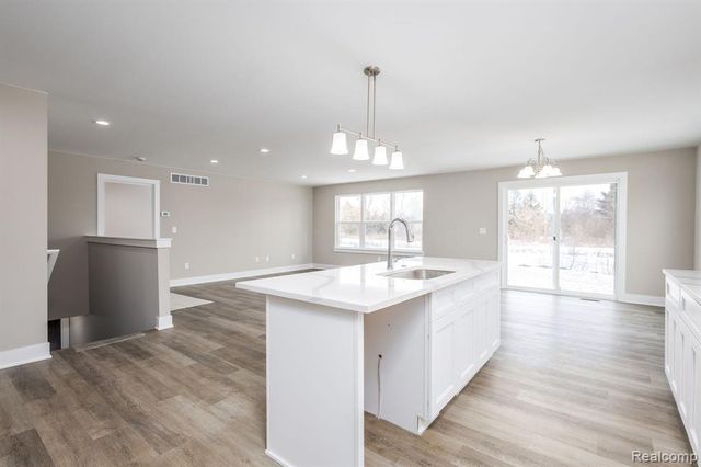 2339 Clifden, Davison, MI 48423