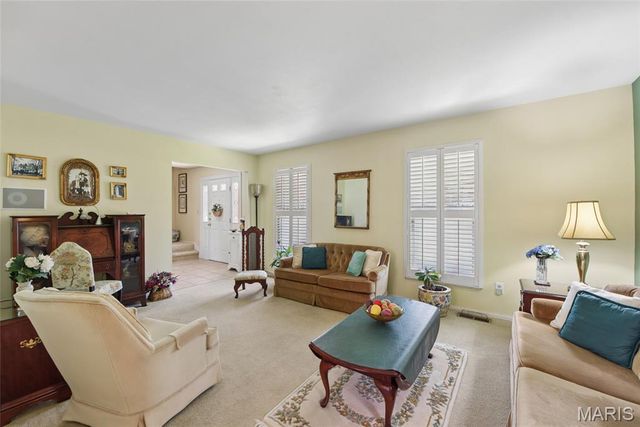 13116 Huntercreek Ridge Road, St Louis, MO 63131