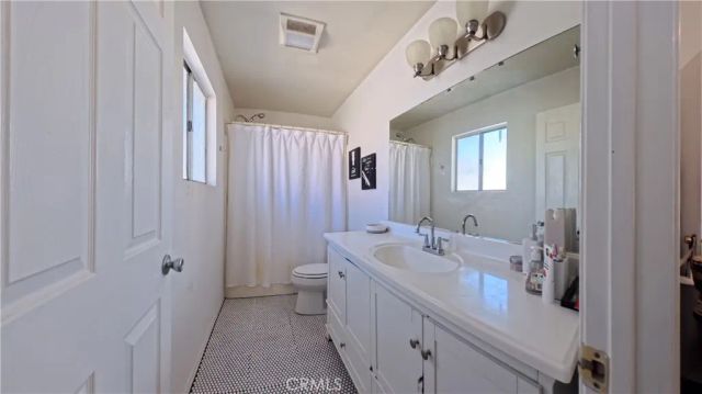 5851 Evergem, Palmdale, CA 93552