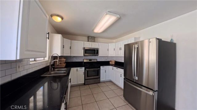 5851 Evergem, Palmdale, CA 93552