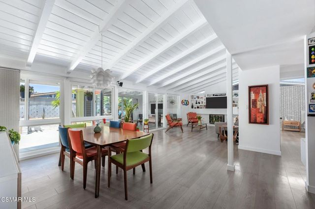 9401 Valjean Avenue, North Hills, CA 91343