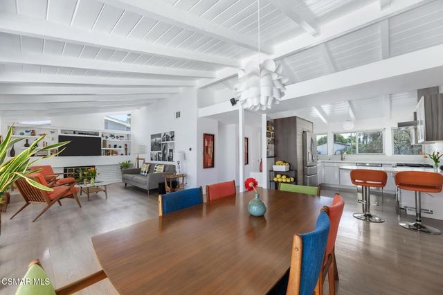 9401 Valjean Avenue, North Hills, CA 91343