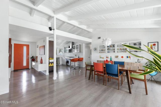 9401 Valjean Avenue, North Hills, CA 91343