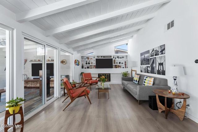 9401 Valjean Avenue, North Hills, CA 91343