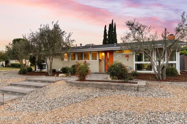 9401 Valjean Avenue, North Hills, CA 91343