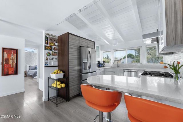 9401 Valjean Avenue, North Hills, CA 91343