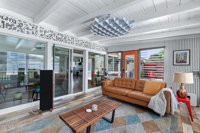 9401 Valjean Avenue, North Hills, CA 91343