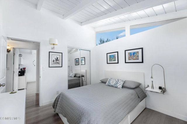 9401 Valjean Avenue, North Hills, CA 91343