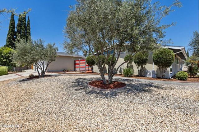 9401 Valjean Avenue, North Hills, CA 91343