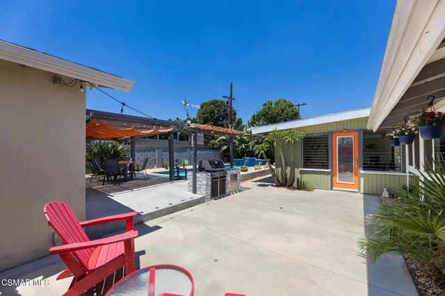 9401 Valjean Avenue, North Hills, CA 91343