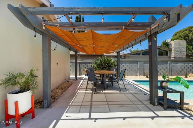 9401 Valjean Avenue, North Hills, CA 91343