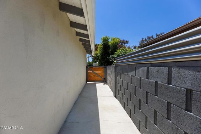 9401 Valjean Avenue, North Hills, CA 91343