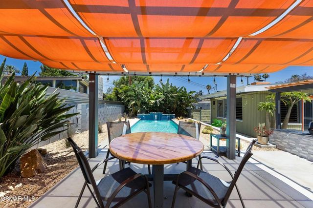 9401 Valjean Avenue, North Hills, CA 91343