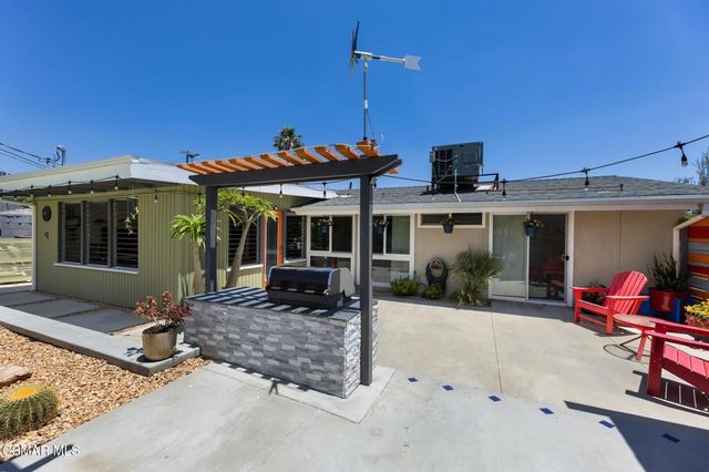 9401 Valjean Avenue, North Hills, CA 91343