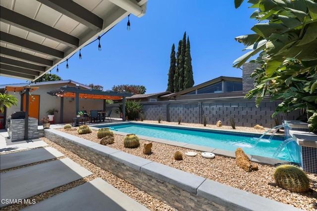 9401 Valjean Avenue, North Hills, CA 91343