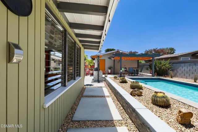 9401 Valjean Avenue, North Hills, CA 91343