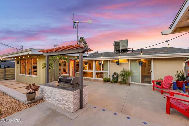 9401 Valjean Avenue, North Hills, CA 91343
