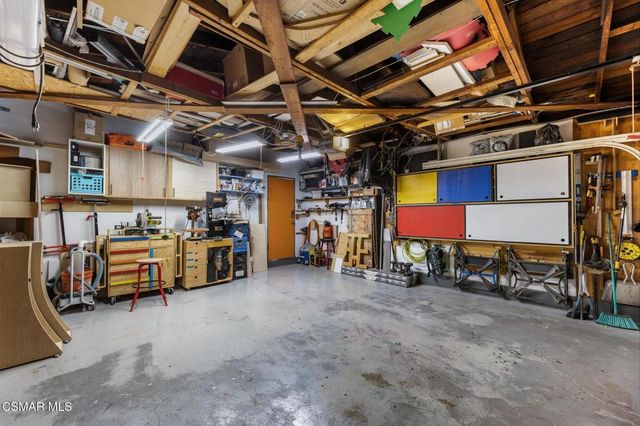9401 Valjean Avenue, North Hills, CA 91343
