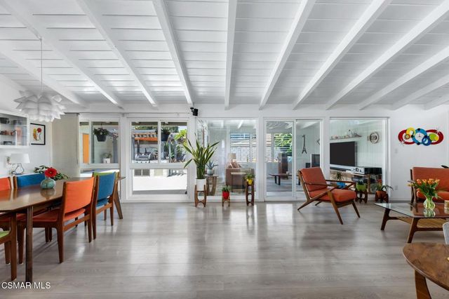9401 Valjean Avenue, North Hills, CA 91343