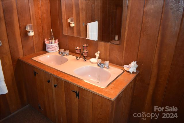 25 Cypress Road, Marion, NC 28752