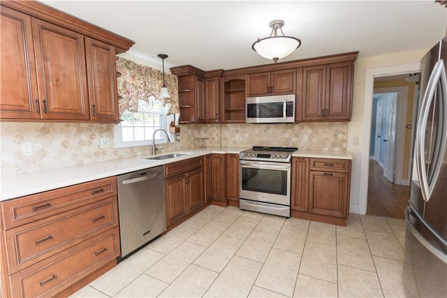 499 Squantum Drive, Warwick, RI 02888