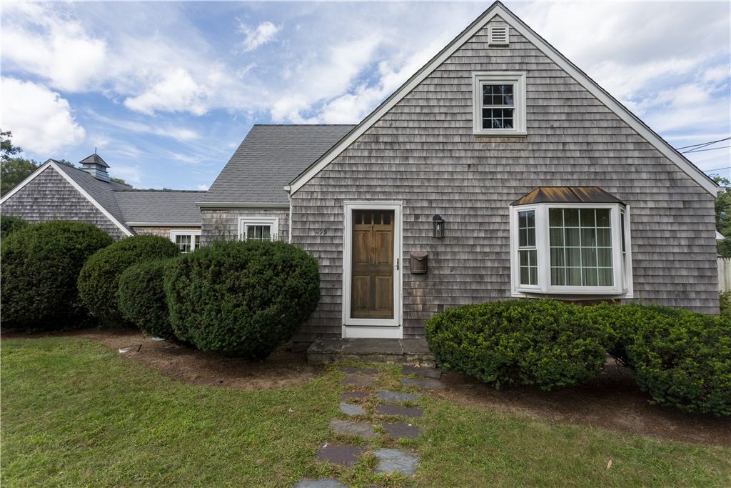 499 Squantum Drive, Warwick, RI 02888