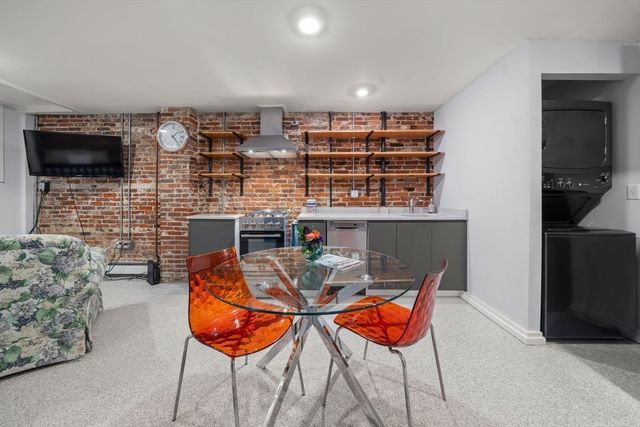 26 Unity St 1, Boston, MA 02113