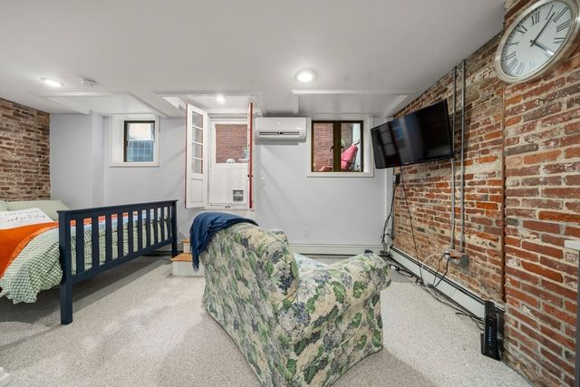 26 Unity St 1, Boston, MA 02113