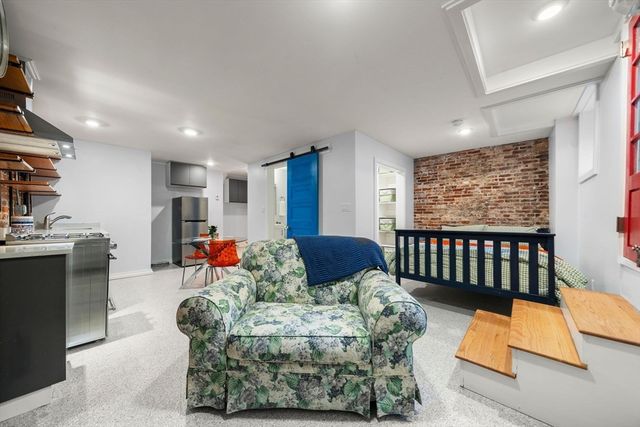 26 Unity St 1, Boston, MA 02113