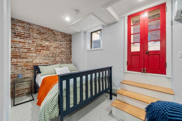 26 Unity St 1, Boston, MA 02113